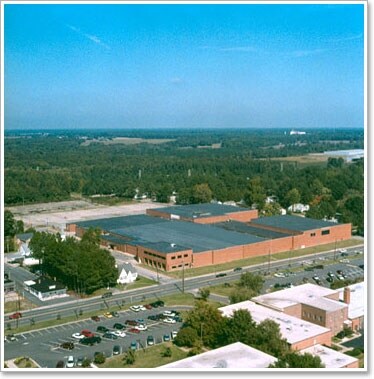 Primary Photo Of 905 Herring Ave, Wilson Manufacturing For Lease