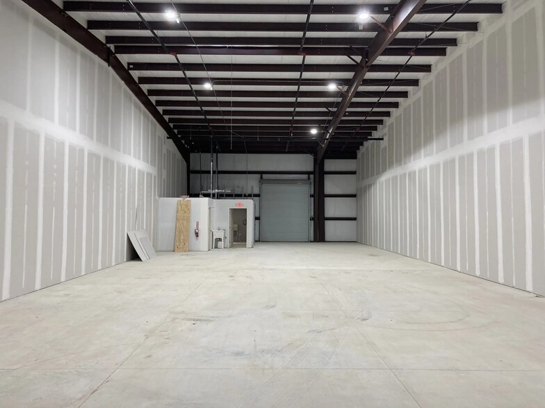 More Photos Of 420-430 Clay Drain Rd, Wildwood Warehouse For Lease