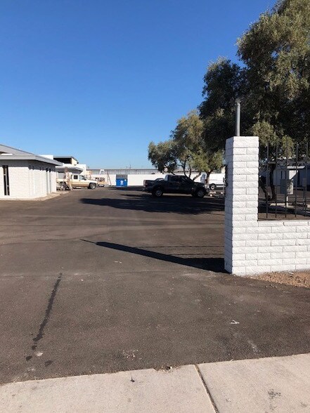 More Photos Of 1930 W Durango St, Phoenix Distribution For Lease