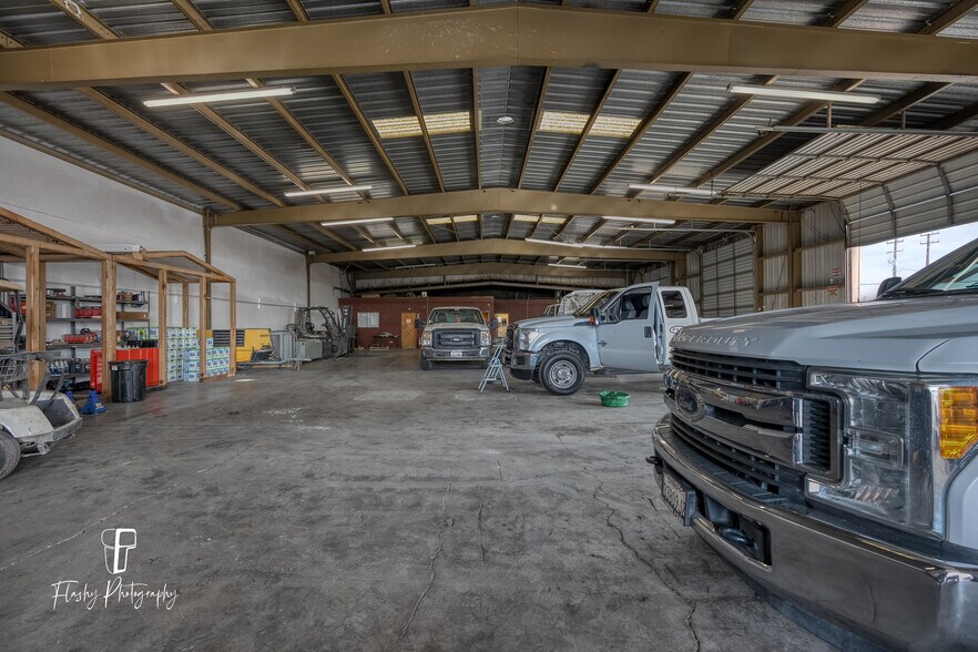 More Photos Of 7005 Downing Ave, Bakersfield Warehouse For Sale