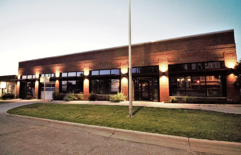 More Photos Of 2414 N St, Lincoln Showroom For Lease