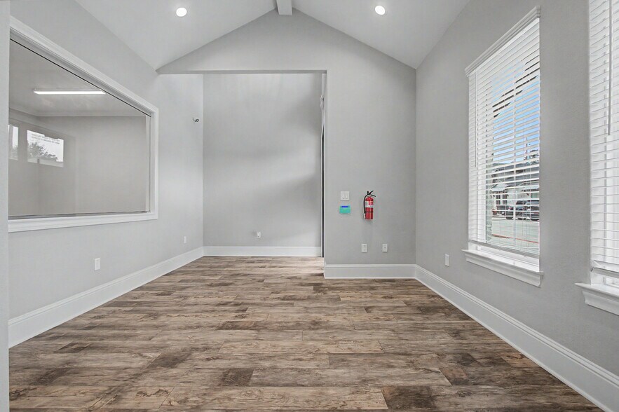 More Photos Of 31368 Nichols Sawmill Rd, Magnolia Unknown For Lease