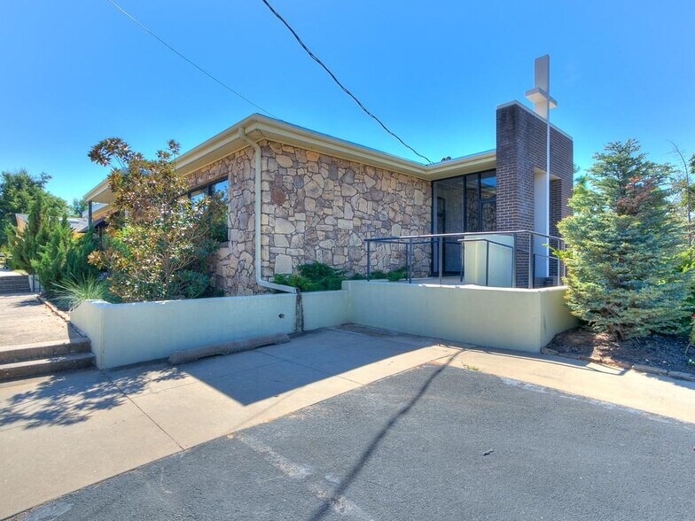 More Photos Of 2254 W Meyers Cir, Choctaw Lodge Meeting Hall For Sale