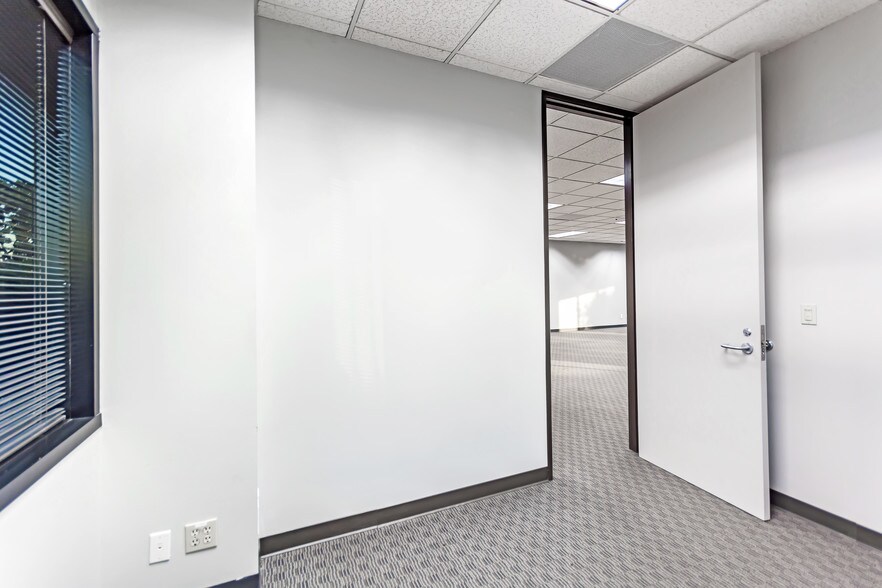 More Photos Of 3707 W Garden Grove Blvd, Orange Medical For Sale