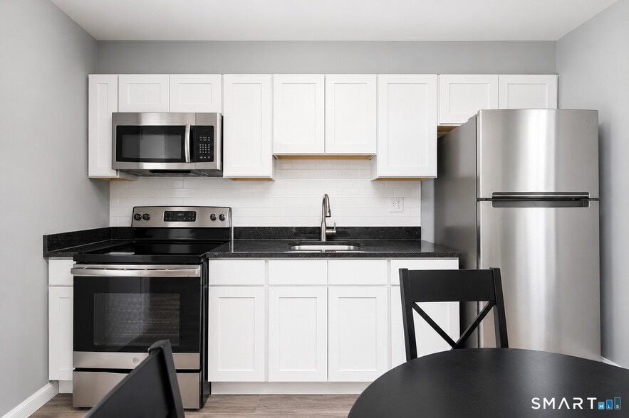 More Photos Of 18 Sherman St, Hartford Apartments For Sale