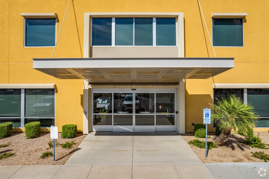 More Photos Of 555 N 18th St, Phoenix Medical For Lease