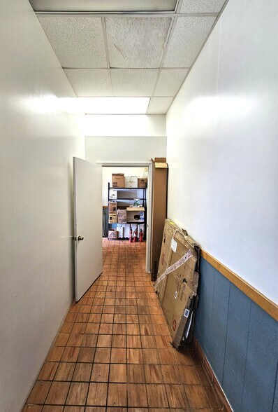 More Photos Of 1336 N School St, Honolulu Freestanding For Lease