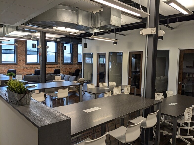 More Photos Of 116 E Main St, Rock Hill Office For Lease