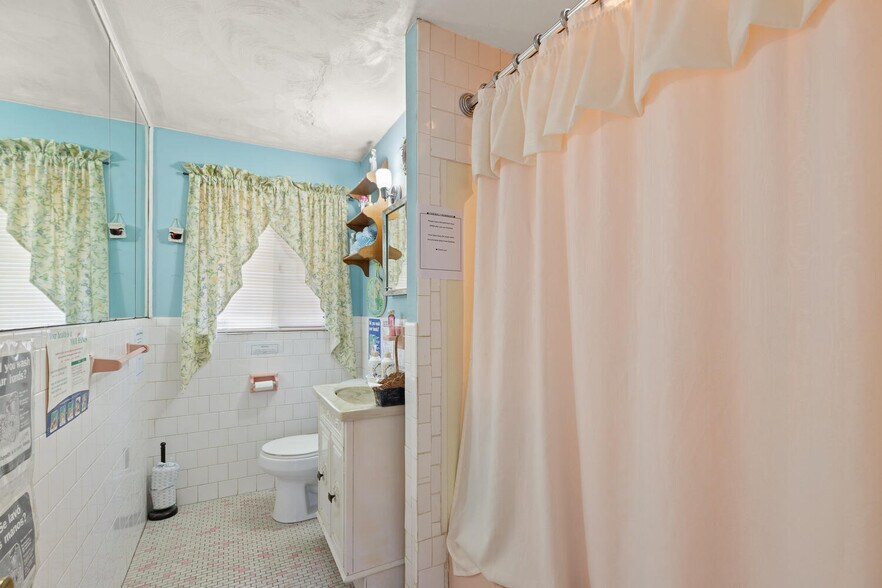 More Photos Of 600 E Ashland St, Brockton Office For Sale