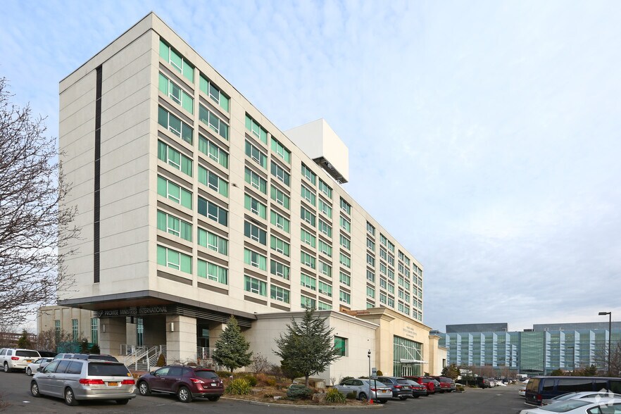 More Photos Of 13030 31st Ave, Flushing Office Residential For Lease