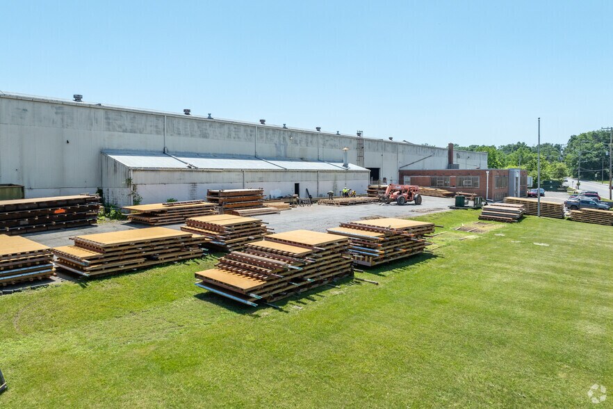 More Photos Of 1600 Cherry Hill Rd, Baltimore Manufacturing For Lease