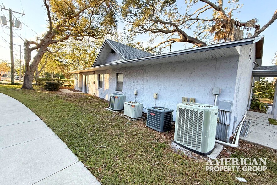More Photos Of 410 4th Ave E, Bradenton Medical For Lease