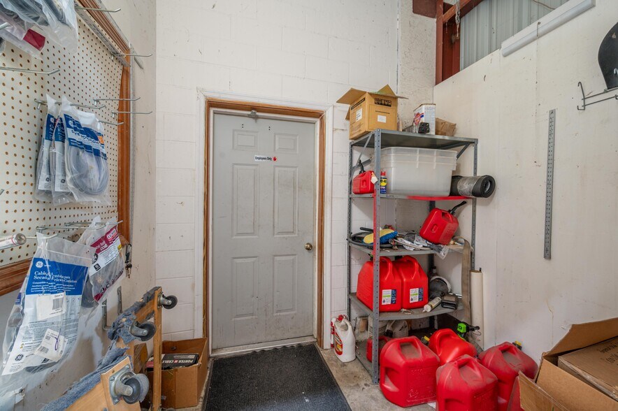More Photos Of 126 State Road 60 W, Lake Wales Freestanding For Sale