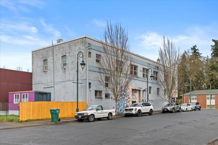 More Photos Of 2038 Pacific Ave, Forest Grove Storefront Retail Office For Sale