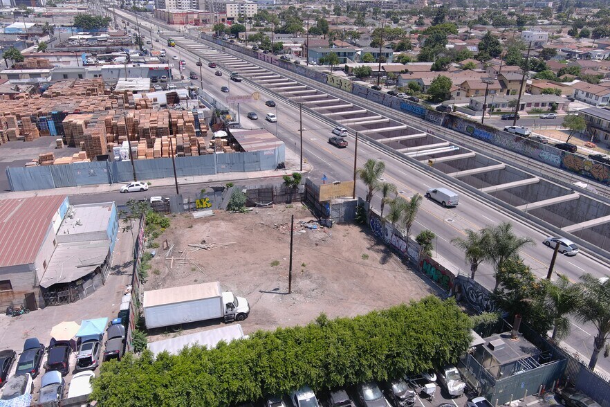 More Photos Of 9523 Alameda St, Los Angeles Land For Lease