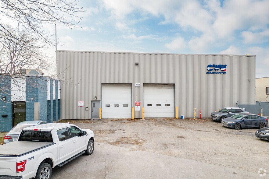 More Photos Of 2700 Rue Sabourin, Montréal Warehouse For Sale