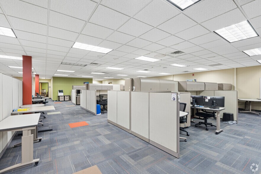 More Photos Of 5050 Old Collinsville Rd, Swansea Office For Sale