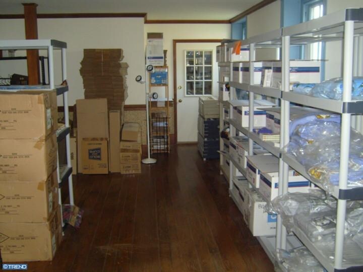 More Photos Of 46 Hilltown Pike, Line Lexington Office For Sale