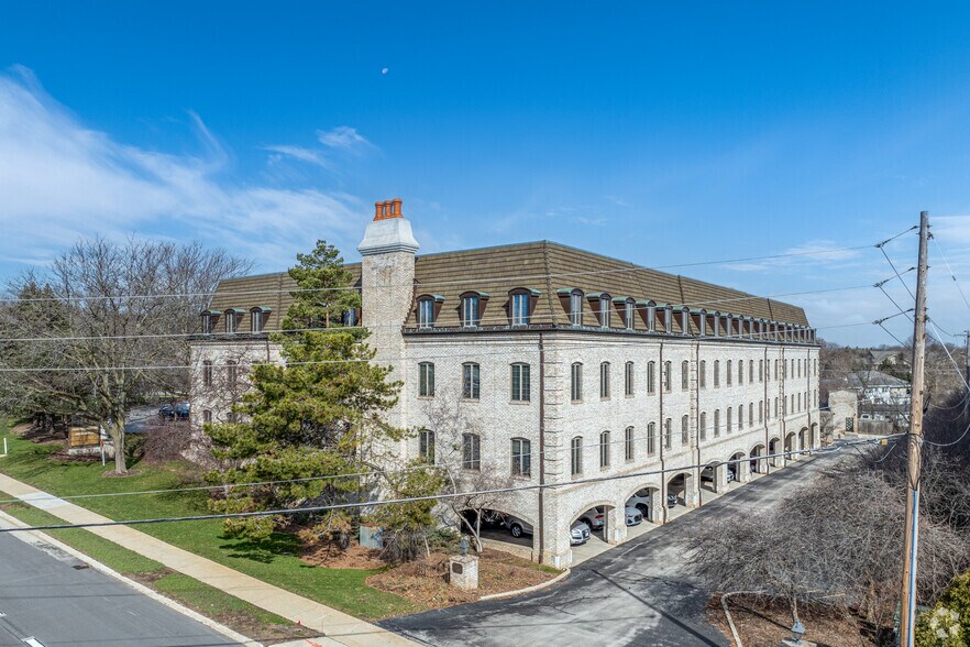 More Photos Of 500 Elm Grove Rd, Elm Grove Office For Lease