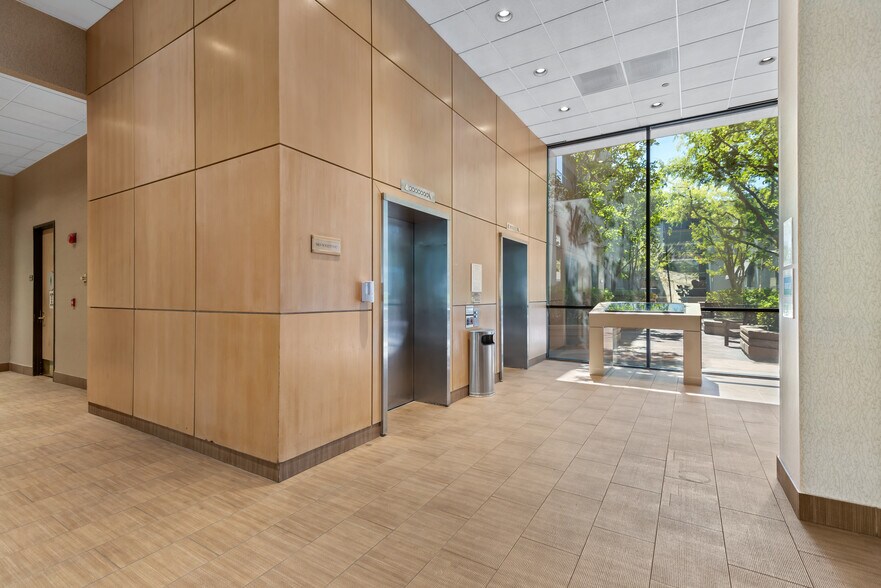 More Photos Of 20700 Ventura Blvd, Woodland Hills Loft Creative Space For Sale