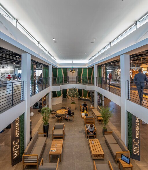 More Photos Of 2413 Pacific Coast Hwy, Lomita General Retail For Sale