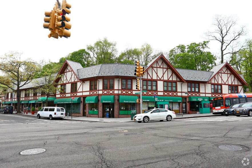 More Photos Of 44-29-44-41 Douglaston Pky, Little Neck Storefront Retail Office For Lease