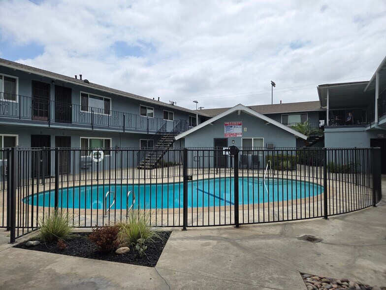 More Photos Of 11560 Paramount Blvd, Downey Apartments For Sale