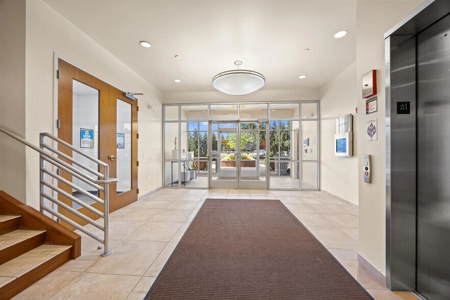 More Photos Of 2000 McDonald Rd, South Elgin Medical For Lease