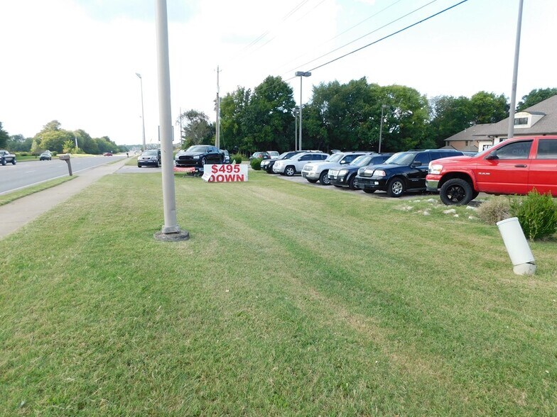 More Photos Of 1432 CAMPBELL Ln, Bowling Green Medical For Sale