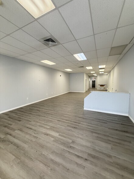 More Photos Of 310 Washington Ave, North Haven Freestanding For Lease