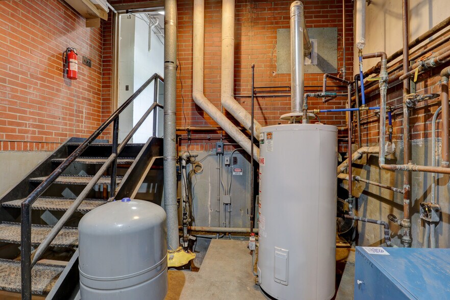 More Photos Of 4960 Hill Rd, Kennedy Schools For Sale