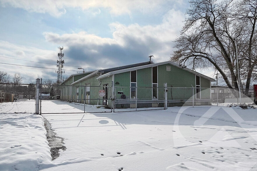 Primary Photo Of 1026 Rankin Dr, Troy Warehouse For Lease