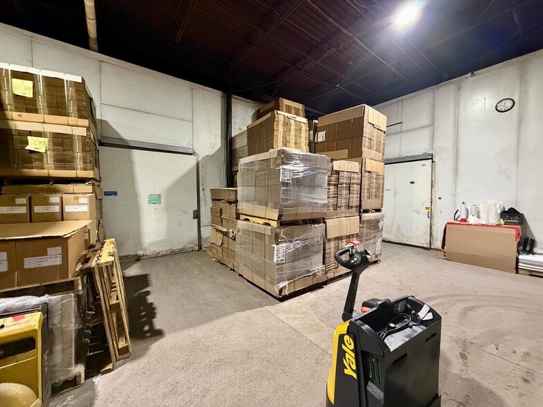 More Photos Of 30 Rockland Park Ave, Tappan Warehouse For Lease
