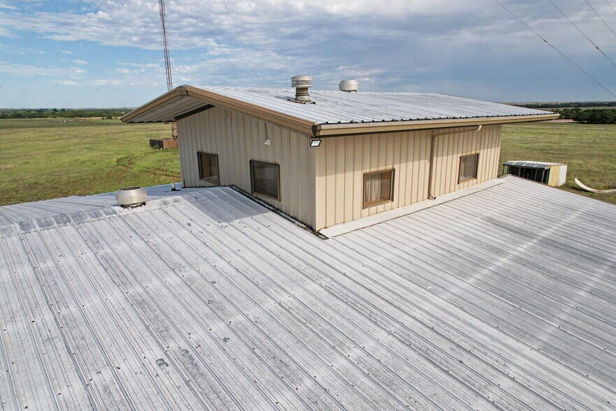 More Photos Of 1515 N Broadway, Hobart Industrial For Sale