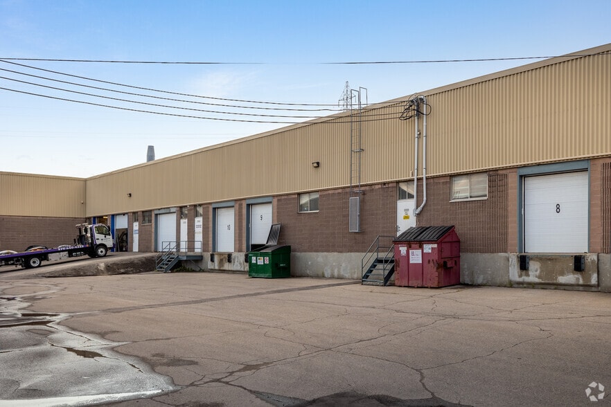 More Photos Of 3200-3240 Aut Laval W, Laval Distribution For Lease