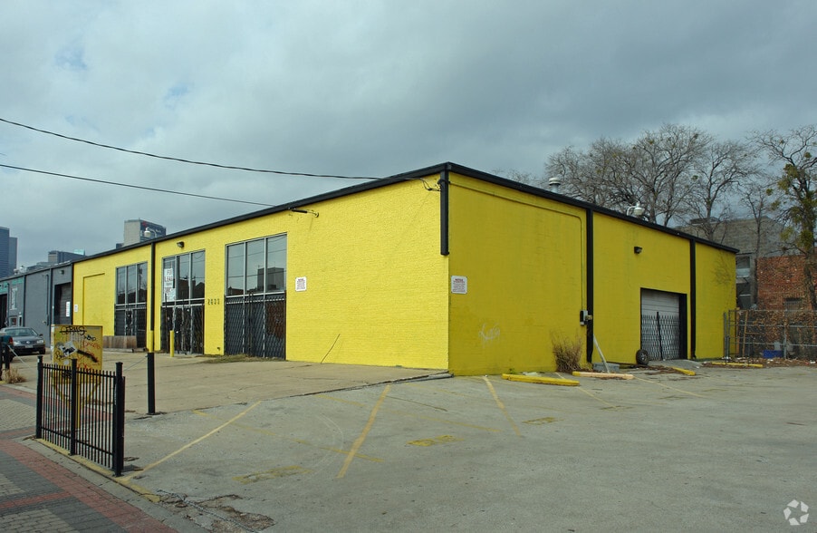 More Photos Of 2639 Main St, Dallas Restaurant For Lease