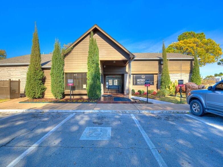 More Photos Of 2302 S 137th East Ave, Tulsa Apartments For Sale