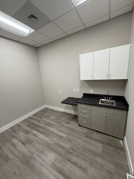 More Photos Of 101 NW 12th St, Pompano Beach Medical For Lease