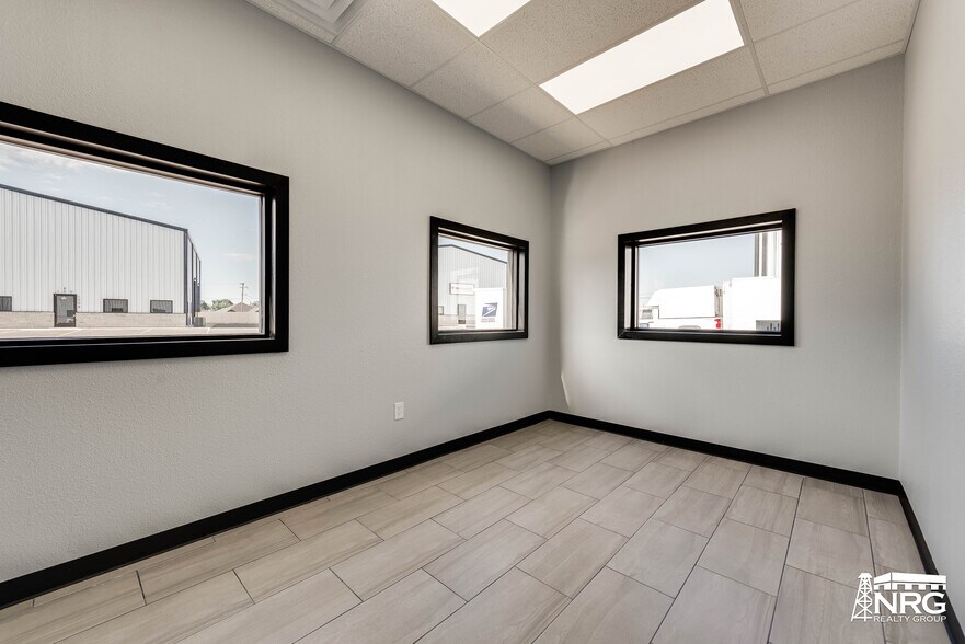 More Photos Of 1208 S Midland Dr, Midland Warehouse For Lease