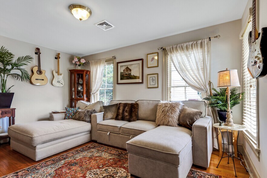 More Photos Of 41 Ellis St, Haddonfield Storefront Retail Office For Sale