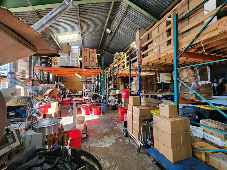 More Photos Of 1818 Kahai St, Honolulu Warehouse For Sale
