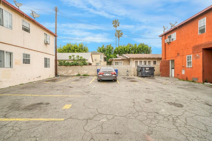 More Photos Of 917-919 N Ardmore Ave, Los Angeles Apartments For Sale