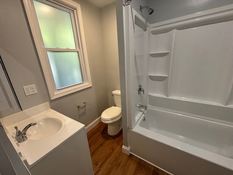 More Photos Of 1615 E Main St, Waterbury Apartments For Sale