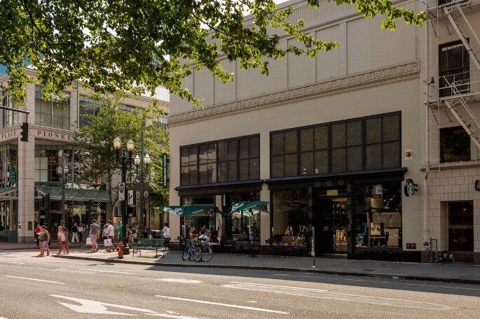 More Photos Of 401-425 SW Morrison St, Portland Storefront For Lease
