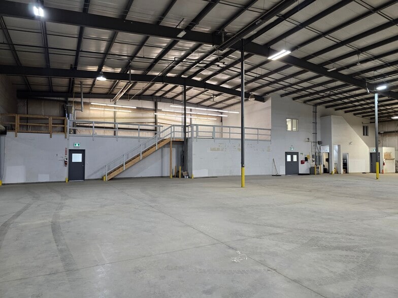 More Photos Of 506 24th Ave, Nisku Warehouse For Sale