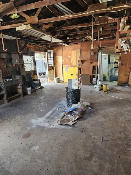 More Photos Of 2704 W Azeele St, Tampa Warehouse For Sale