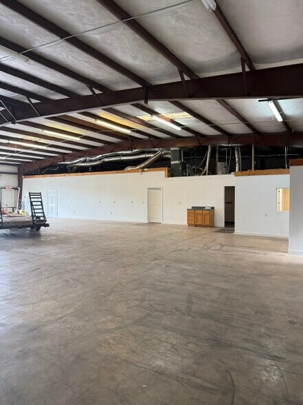 More Photos Of 1951 Gees Mill Rd, Conyers Flex For Sale
