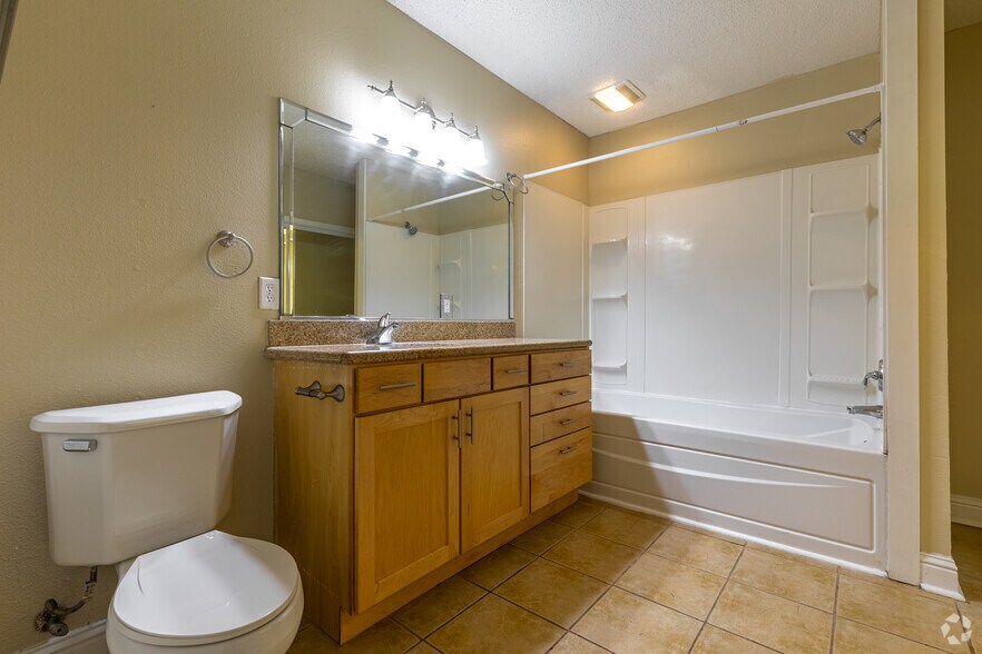 More Photos Of 1001 University Ave, Lubbock Apartments For Lease