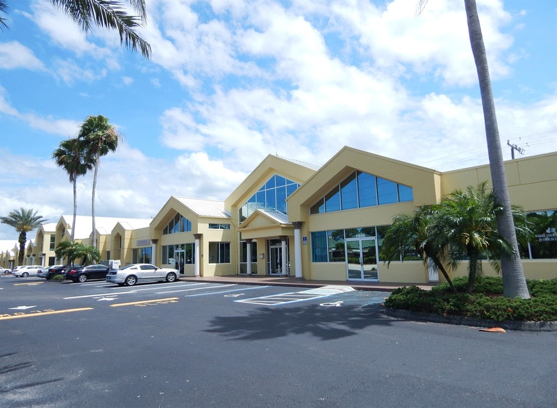 More Photos Of 1800-1900 SE Port Saint Lucie Blvd, Port Saint Lucie Medical For Lease