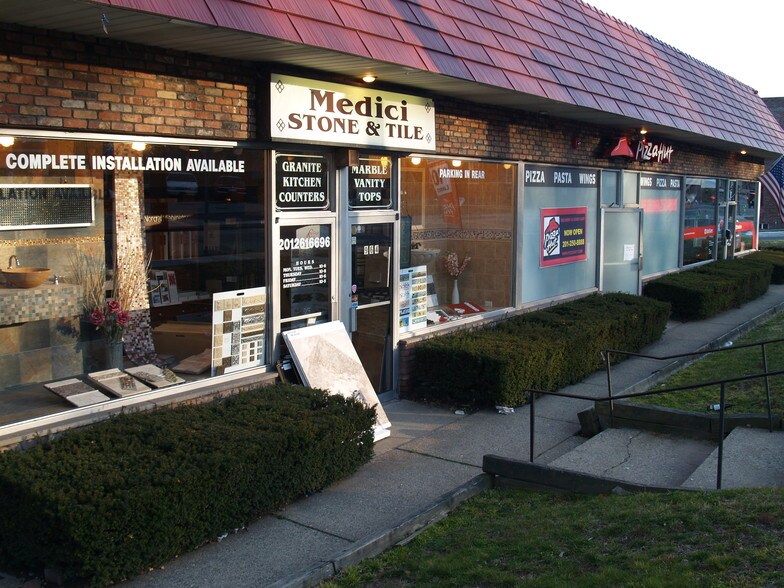 More Photos Of 960-964 Kinderkamack Rd, River Edge Storefront Retail Office For Lease